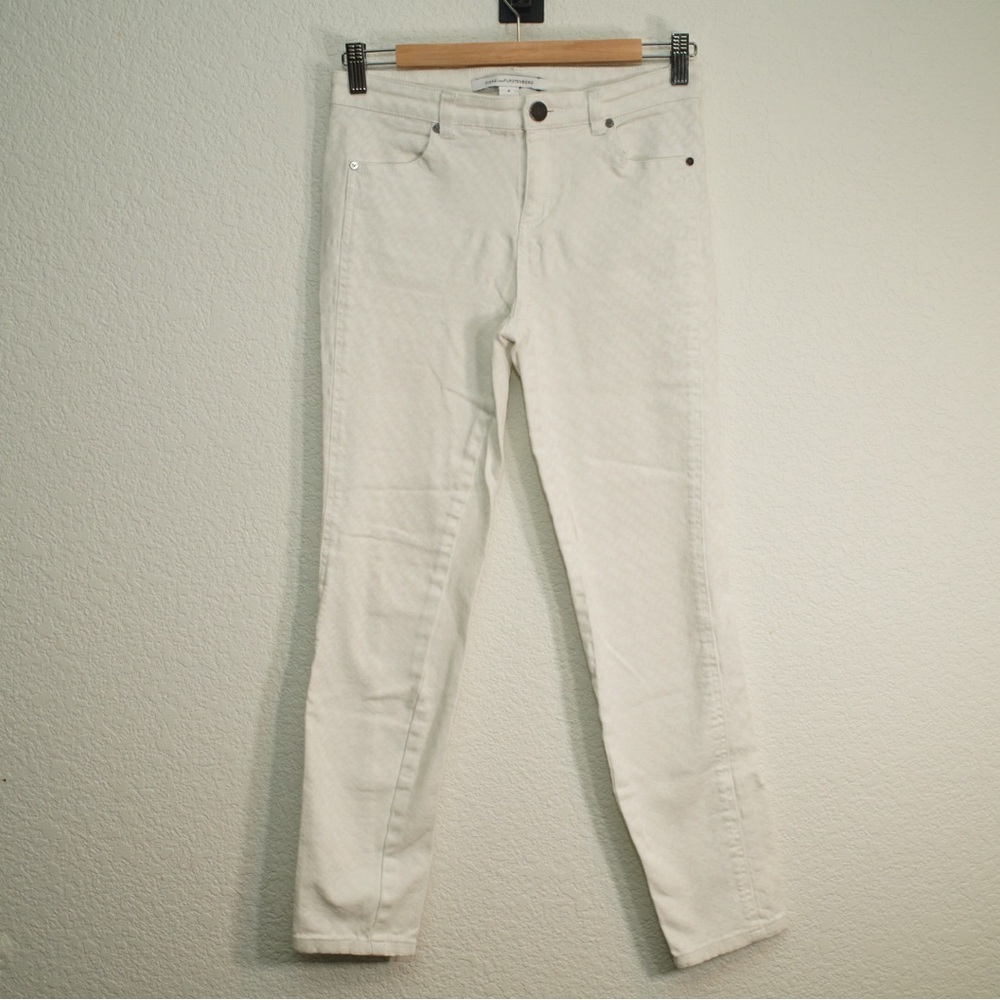 Diane Von Furstenberg Luna Chainlink Women’s Size 6 White Patterned Jeans Pants